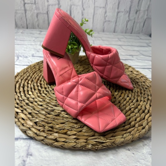 NWOB Zara Pink Quilted Women's Open Toe, Block Heel Sandals. Size 39 EU. - Picture 2 of 9